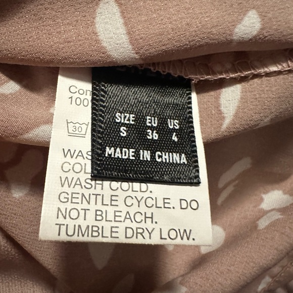 Women's pink and White Patterned Top - Picture 3 of 3